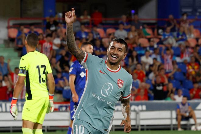 Ángel Correa celebrando un gol ante el Getafe en el amistoso de pretemporada (Foto: EFE).