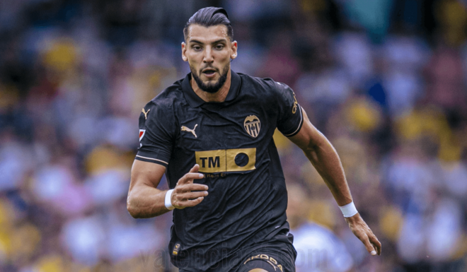 Rafa Mir, ante el Leeds (Foto: Valencia CF).