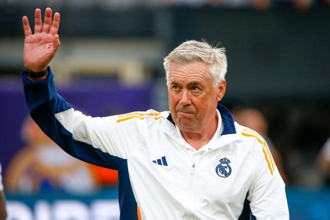 Carlo Ancelotti antes de un partido con el Real Madrid (Foto: Cordon Press).