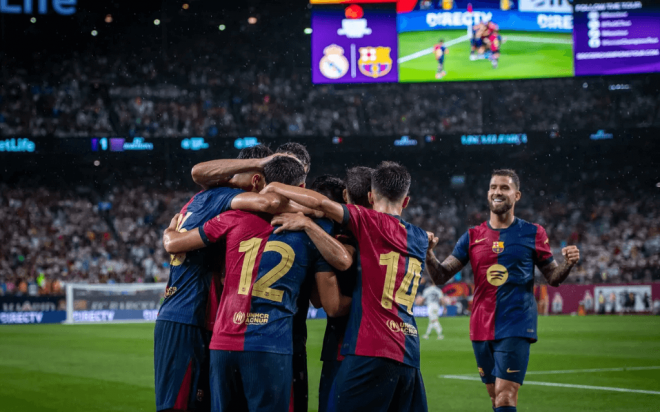 Los jugadores del Barça celebrando un gol ante el Real Madrid en pretemporada (Foto: Cordon Press)