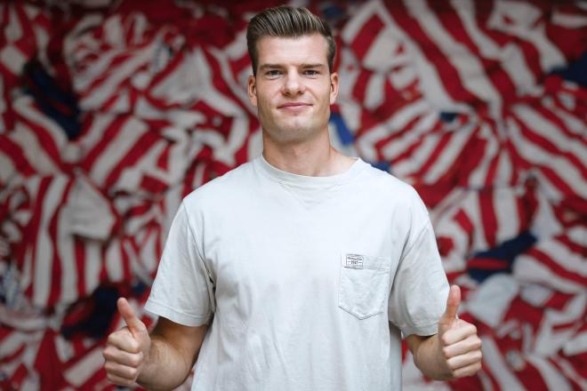 Alexander Sorloth, posando como jugador del Atlético (Foto: ATM).