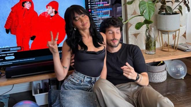 Aitana y Sebastián Yatra, posando juntos (RR.SS)