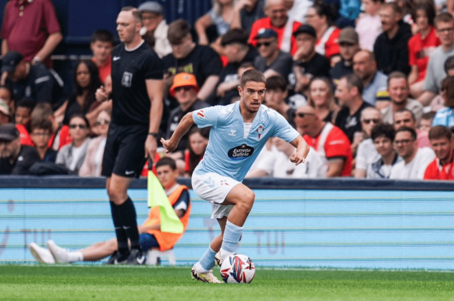 Sergio Carreira ante el Luton Town (Foto: @seeercv7).