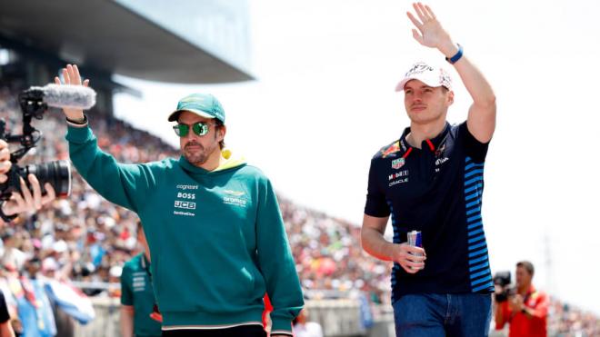 Fernando Alonso y Max Verstappen, en un GP de Fórmula 1 este 2024 (Cordon Press)