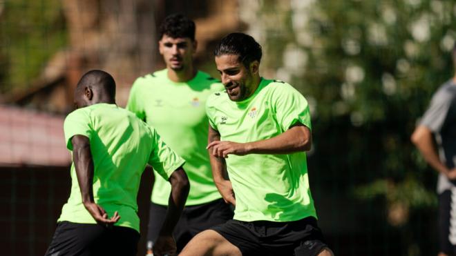 Ricardo Rodríguez, en su primer entrenamiento con el Betis (Foto: RBB).