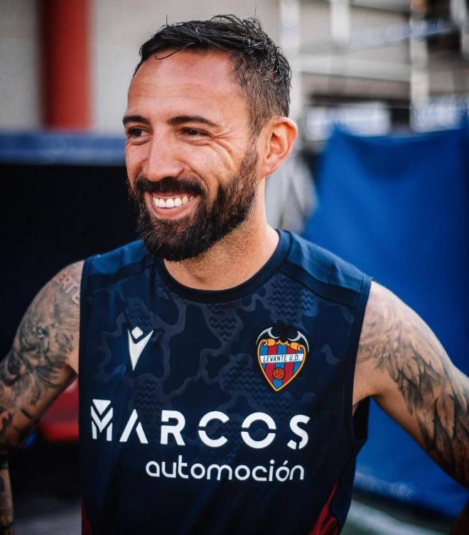 Morales, durante un entrenamiento de pretemporada en su regreso al Levante (Foto: LUD).