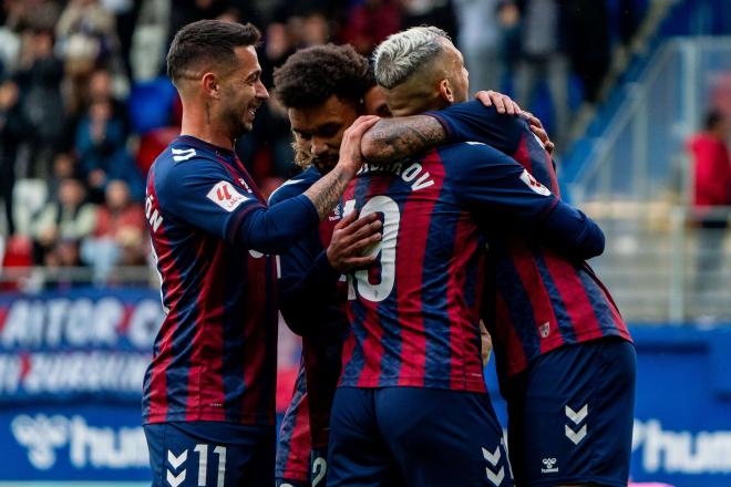 Sergio León celebra un gol del Éibar la pasada temporada (Foto: SD Éibar).