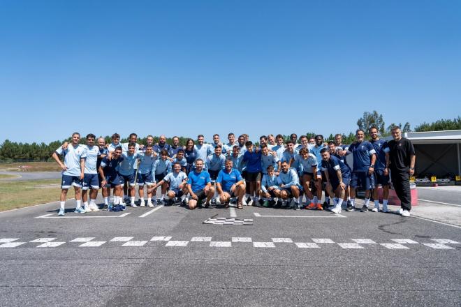 Plantilla del Celta en los karts (Foto: RC Celta).