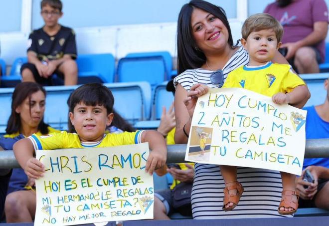 Aficionados del Cádiz en el estadio (Foto: Cádiz CF).