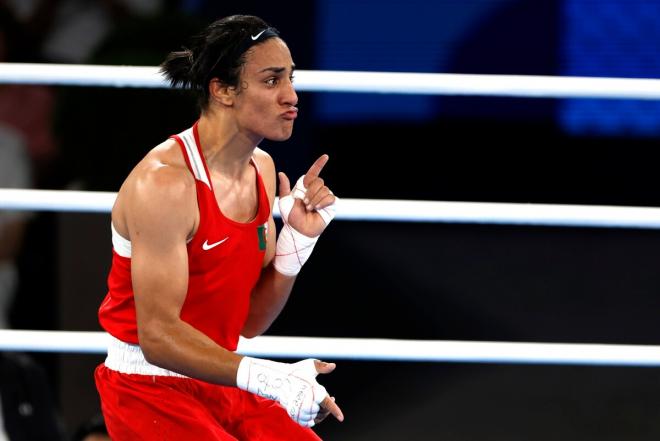 Imane Khelif celebra su oro en los Juegos Olímpicos (Foto: EFE).