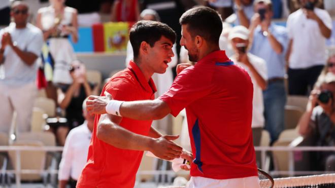 Carlos Alcaraz y Novak Djokovic en la final de los Juegos Olímpicos (Fuente: Cordon Press)