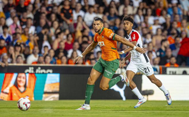 Rafa Mir con el Valencia (Foto: Valencia CF).