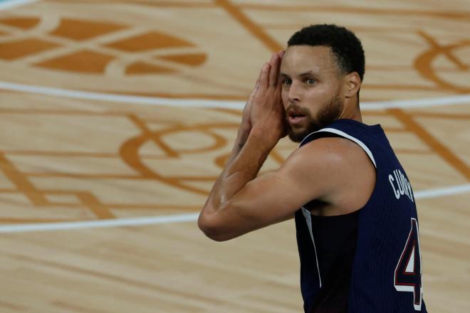 Stephen Curry manda 'a dormir' en la final de baloncesto de París (Foto: EFE).