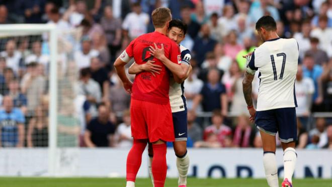 Harry Kane abrazándose con Heung-Min Son (Fuente: Cordon Press)