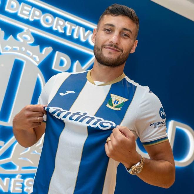 Óscar Rodríguez firma por el Leganés (Foto: CDL).