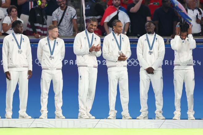 Loïc Badé, con la medalla de plata lograda en los Juegos Olímpicos (Foto: Cordon Press).