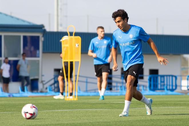 Manu Sánchez (Foto: Deportivo Alavés).