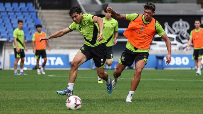 Jon Aramburu y Javi López trabajan en Zubieta (Foto: Real Sociedad).