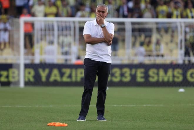 José Mourinho, en el estadio del Fenerbahce (Foto: EFE).