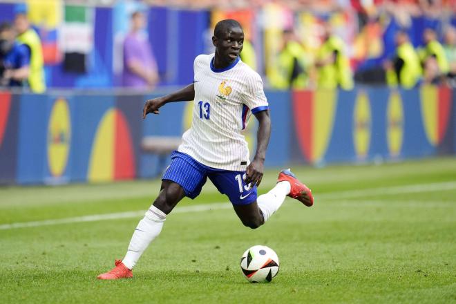 N'Golo Kanté, en un partido con Francia durante la Eurocopa (Foto: Cordon Press).