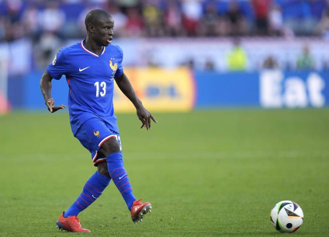 N'Golo Kanté, en un partido con Francia durante la Eurocopa (Foto: Cordon Press).