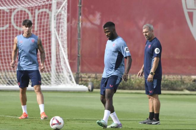 Kelechi Iheanacho en un entrenamiento del Sevilla (Foto: Kiko Hurtado).