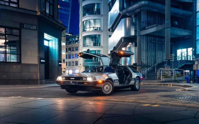 El Delorean se hace eléctrico.