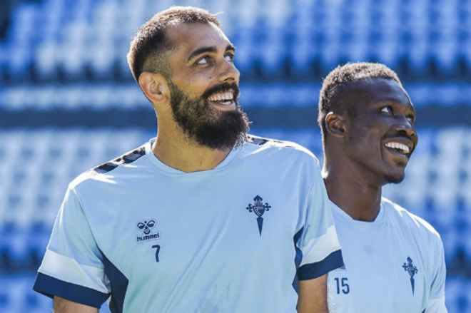 Borja Iglesias y Joseph Aidoo (Foto: RC Celta).