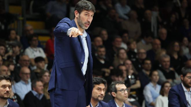 Alex Mumbrú en un partido de Valencia Basket (Foto: Cordon Press)