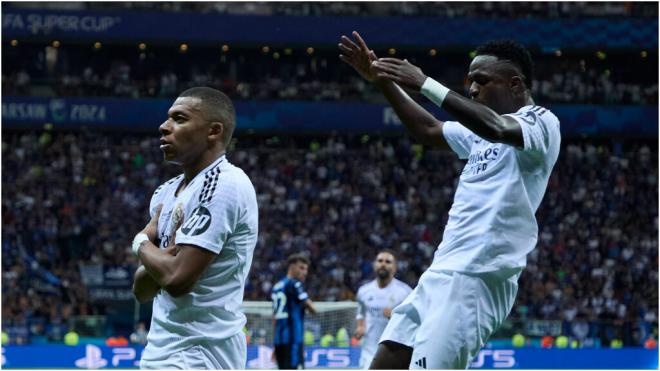 Mbappé celebra su primer gol con el Madrid.