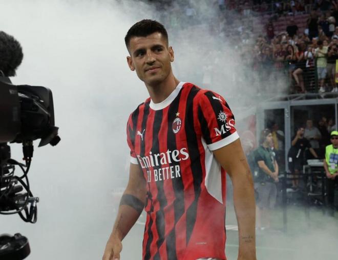 Álvaro Morata con la camiseta del Milan (Foto: @alvaromorata)