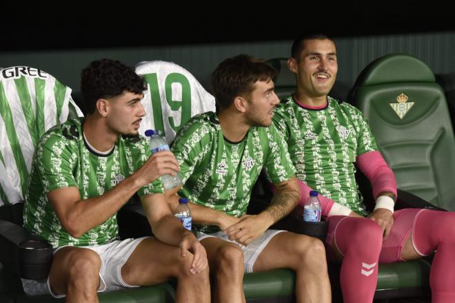 Vieites, Cardoso y Losada, ante el Girona (Foto: Kiko Hurtado).