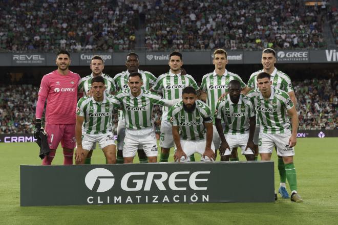 El once del Real Betis ante el Girona (Foto: Kiko Hurtado).