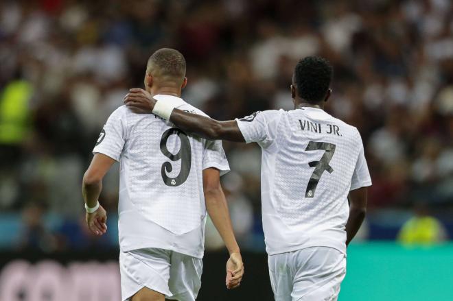 Mbappé y Vinícius celebran un gol en la Supercopa (Foto: Cordon Press).