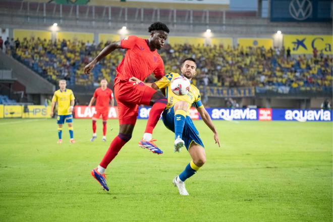 Agoumé, ante Las Palmas, en la primera vuelta (Foto: Cordon Press).