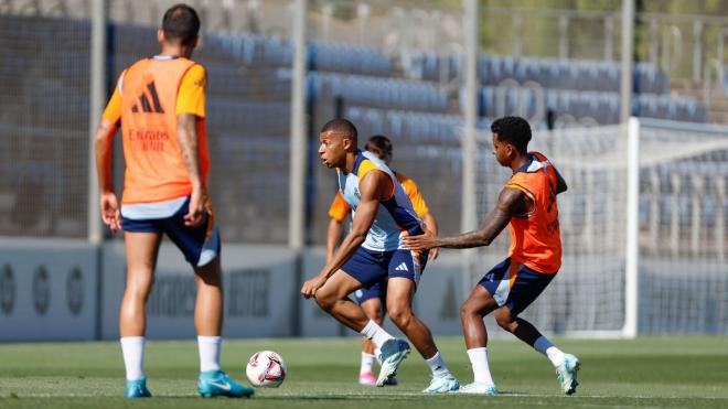 Kylian Mbappé, en una sesión del Real Madrid (Foto: RM).