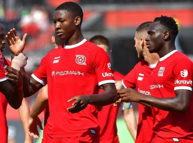 Los jugadores del Kryvbas celebran un gol.