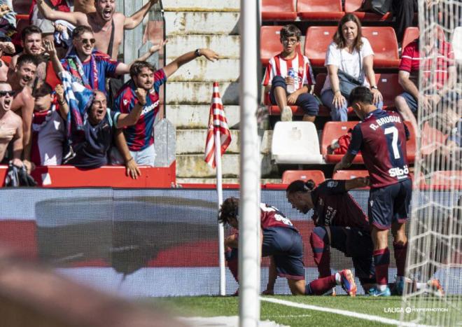 La celebración del segundo gol del Levante, del Capitán América Kochorashvili (Foto: LALIGA).