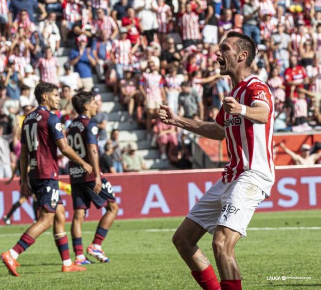 Dubasin celebra su gol al Levante (Foto: LaLiga).