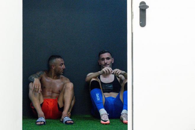 Santi Cazorla y Lucas Pérez se reencuentran en Riazor. (Foto: Real Oviedo)