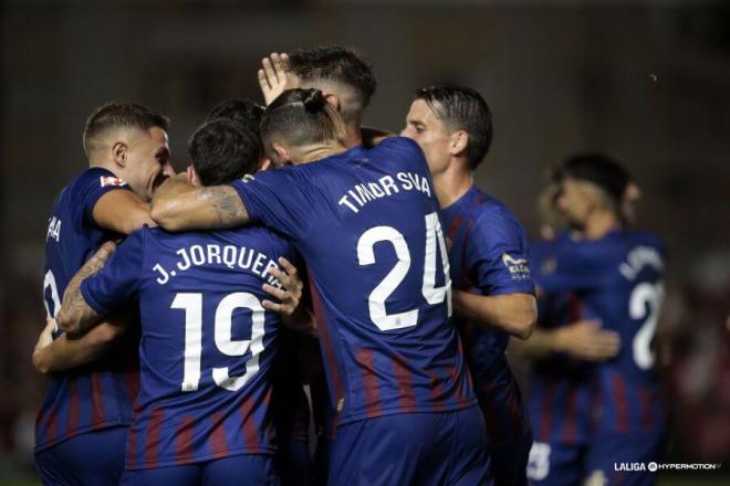 Los jugadores del Eldense celebran uno de los goles frente al Tenerife.