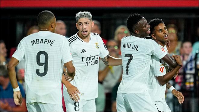 Los jugadores del Madrid celebran el gol de Rodrygo.