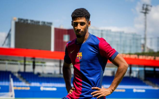 Óscar Ureña, en su presentación por el Barcelona (Foto: FCB).