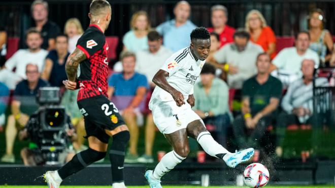 Pablo Maffeo y Vinicius, en el primer partido de la LaLiga (EuropaPress)