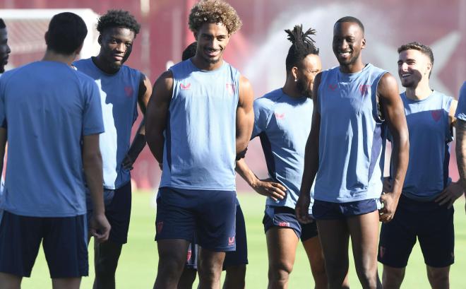 Badé, sonriente en el entrenamiento (Foto: Kiko Hurtado).