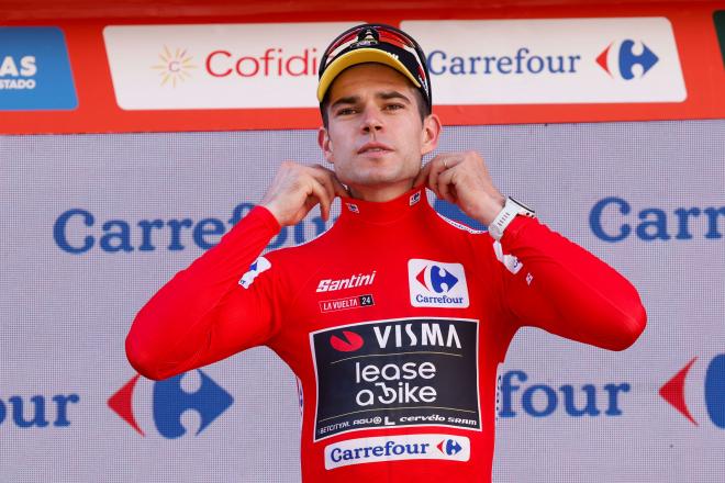 Wout van Aert, con el maillot rojo de La Vuelta 2024 (Foto: EFE).