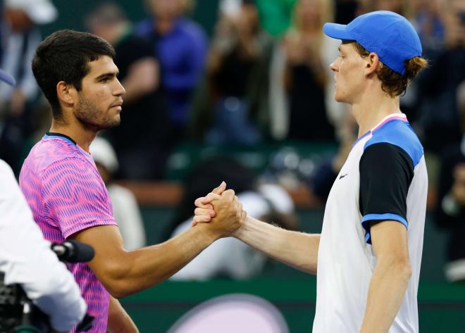 Jannik Sinner y Carlos Alcaraz en Indian Wells 2024 (Foto: Cordon Press)