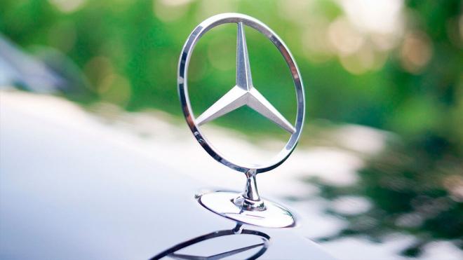 Mercedes-Benz logo