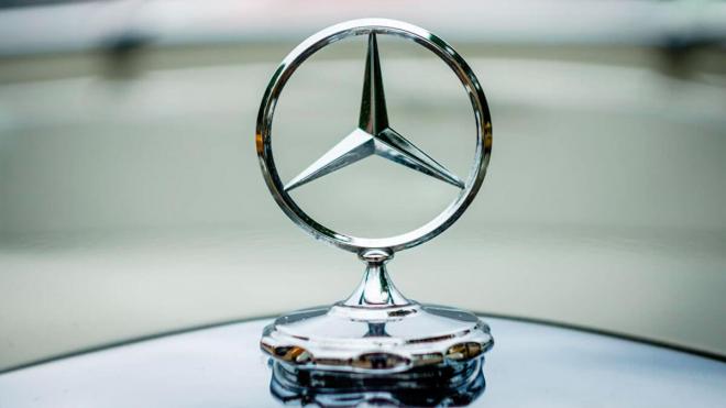 Mercedes-Benz logo