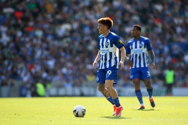 Valentín Barco con el Brighton (foto: Cordón Press).